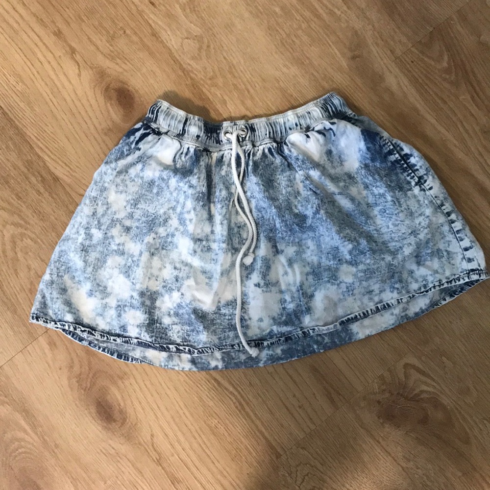 Acid wash skirt